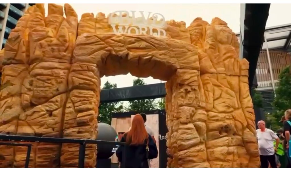 Archway for Riyadh season build